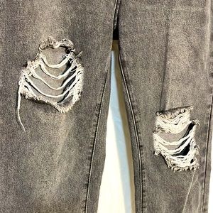 High waisted faded black denim jeans. Straight leg.ankle length 26” inseam